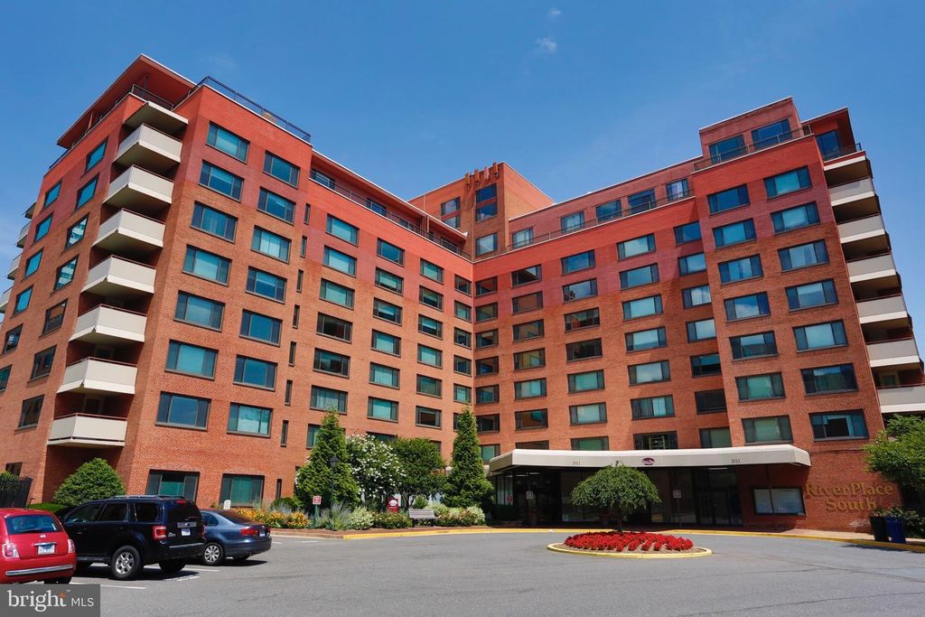 1011 Arlington Blvd #1003, Arlington, VA 22209