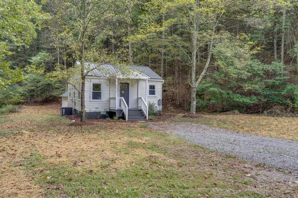 150 Slaters Creek Ln, Millersville, TN 37072