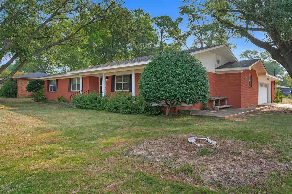 2200 Pine Tree Rd, Longview, TX 75604 See Estimated Value