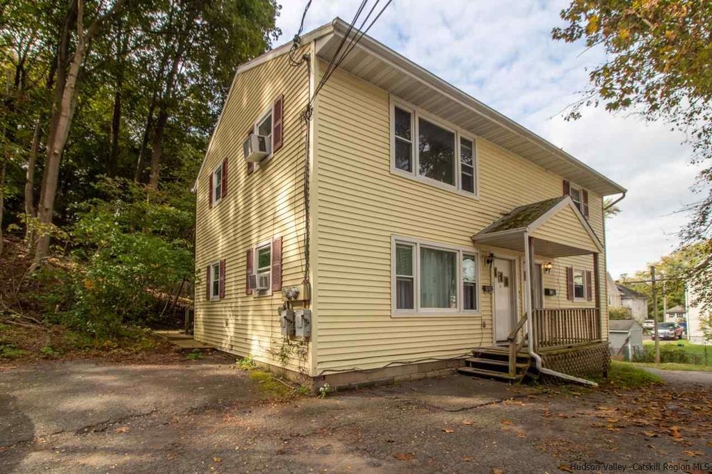 67 Staples St, Kingston, NY 12401