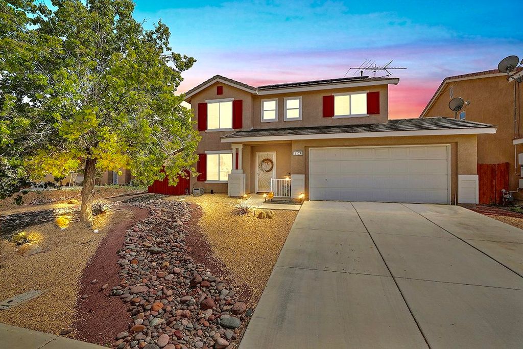 2124 Knollwood Ct, Rosamond, CA 3 Bed, 3 Bath SingleFamily Home 17