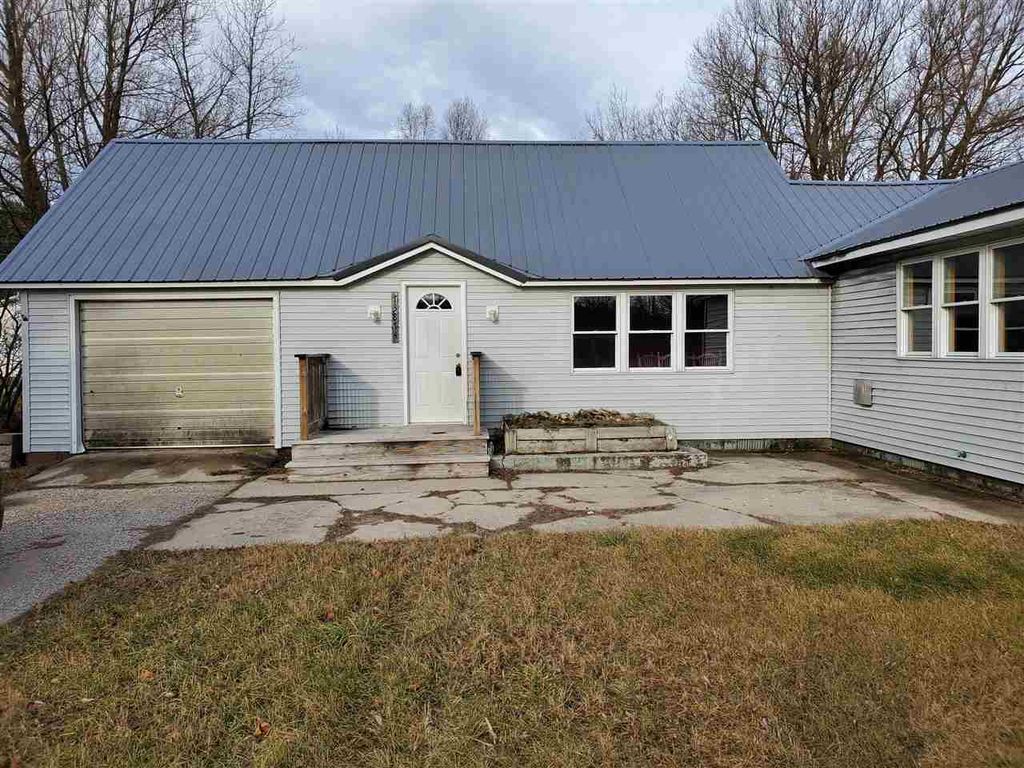 W13874 Park Ave, Engadine, MI 49827
