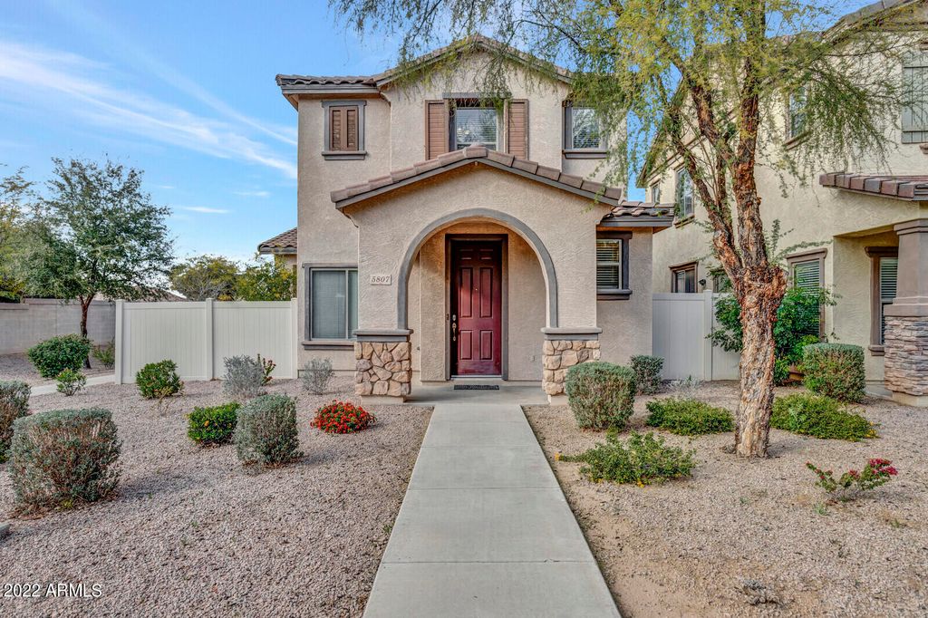 5807 E Grove Ave, Mesa, AZ 85206