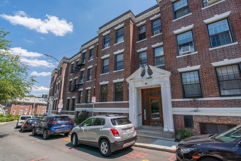 120 Lanark Rd #7, Brighton, MA 02135