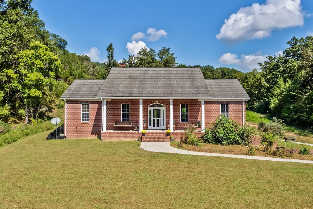 400 Satterfield Rd, Luttrell, TN 37779 See Estimated Value