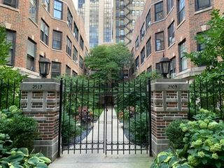 2309 N Commonwealth Ave #1E, Chicago, IL 60614