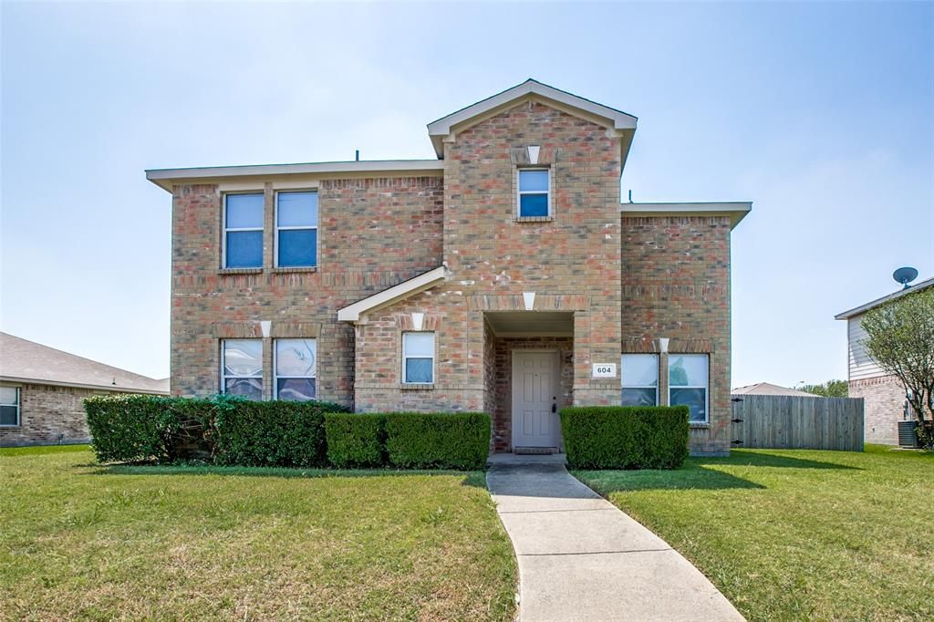604 Snowy Orchid Ln, Desoto, TX 75115