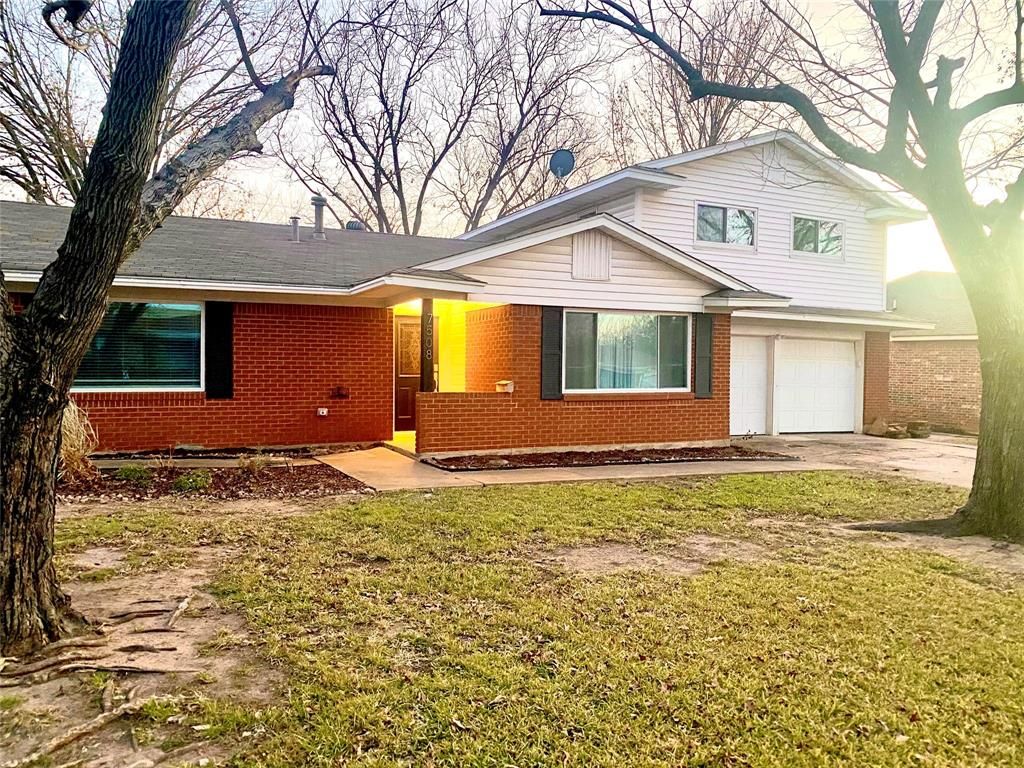 7508 S College Cir, North Richland Hills, TX 76180