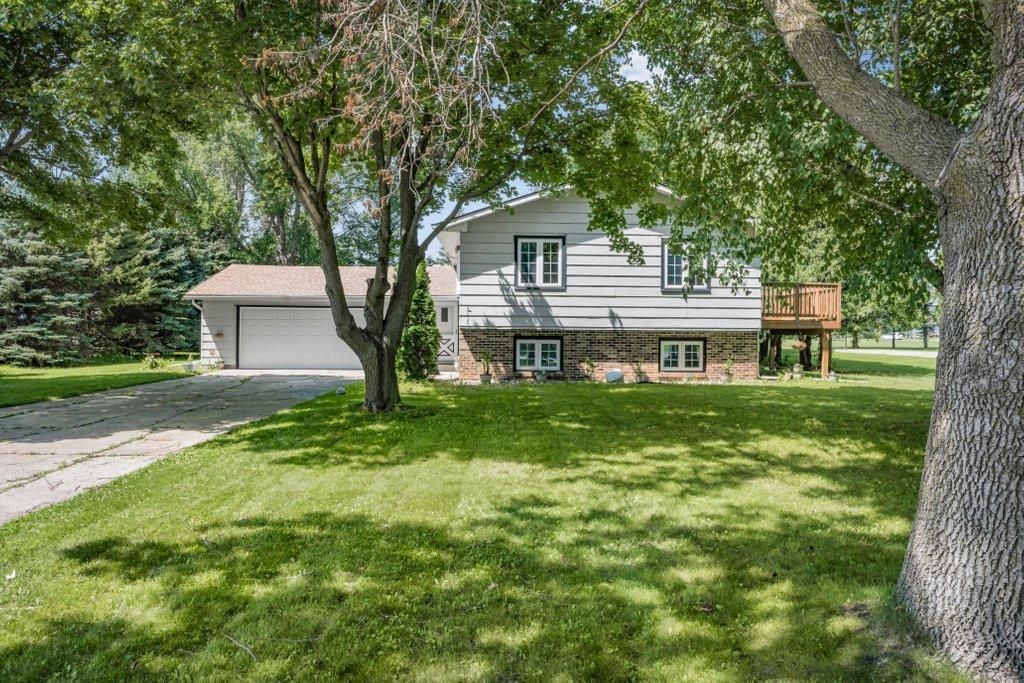 230 5th St NW, Pennock, MN 56279