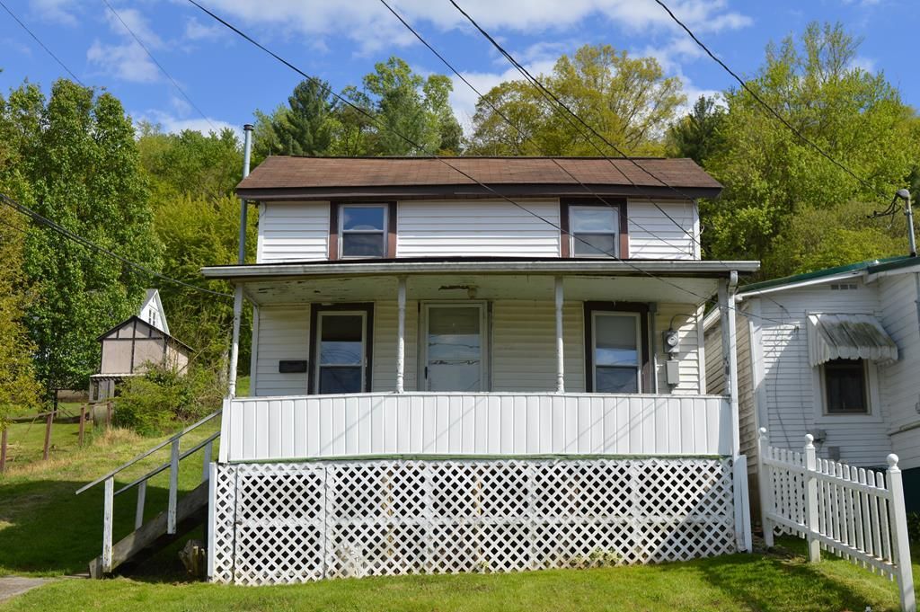 242 N 7th Ave, Paden City, WV 3 Bed, 1 Bath SingleFamily Home 28