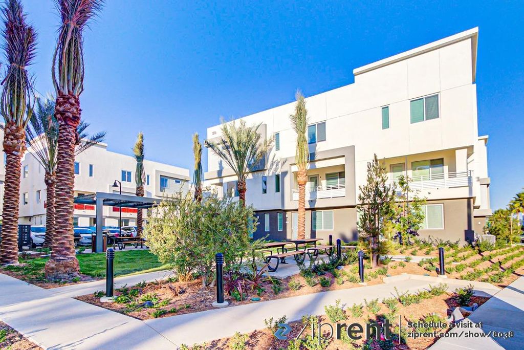1896 S Westside Dr #72, Anaheim, CA 92805