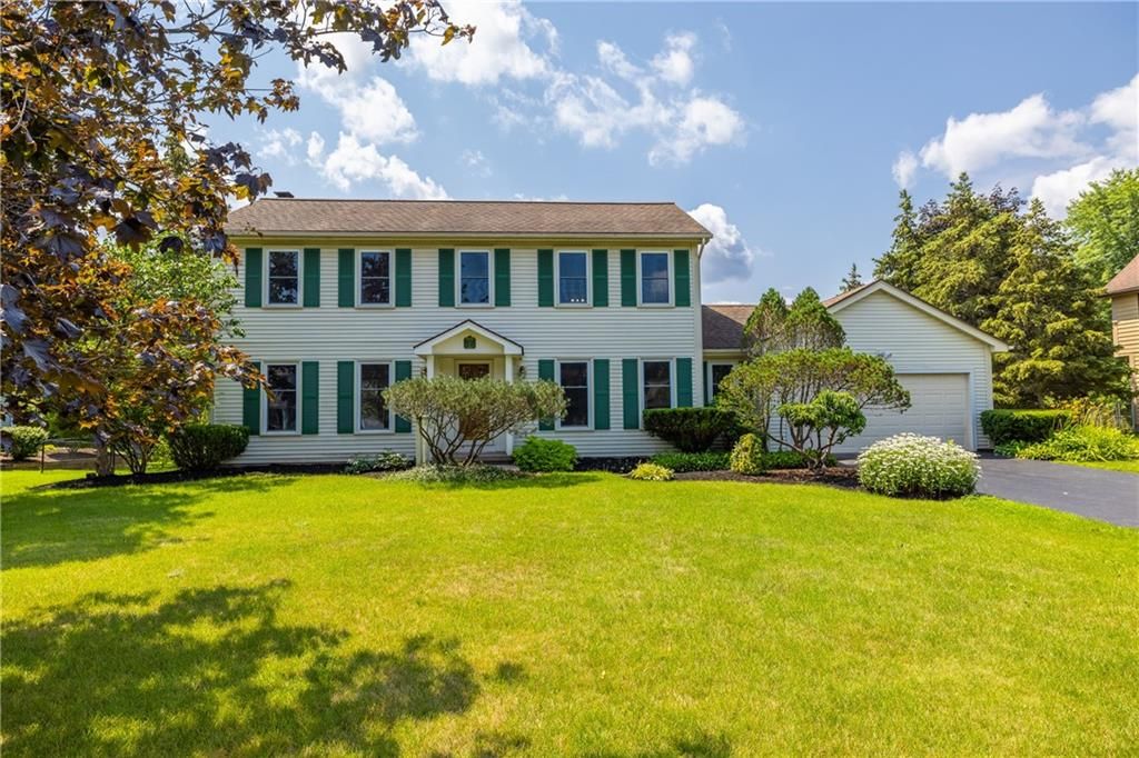 3 Fox Hill Dr, Fairport, NY 14450