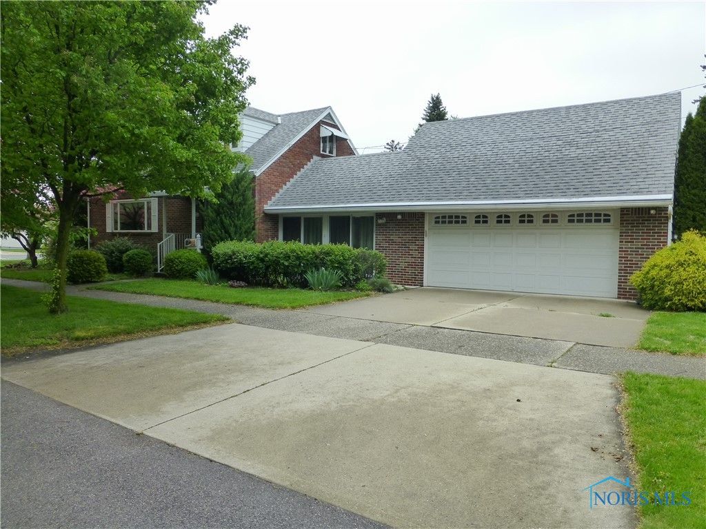 405 S. Whittlesey Ave., Oregon, OH 43616