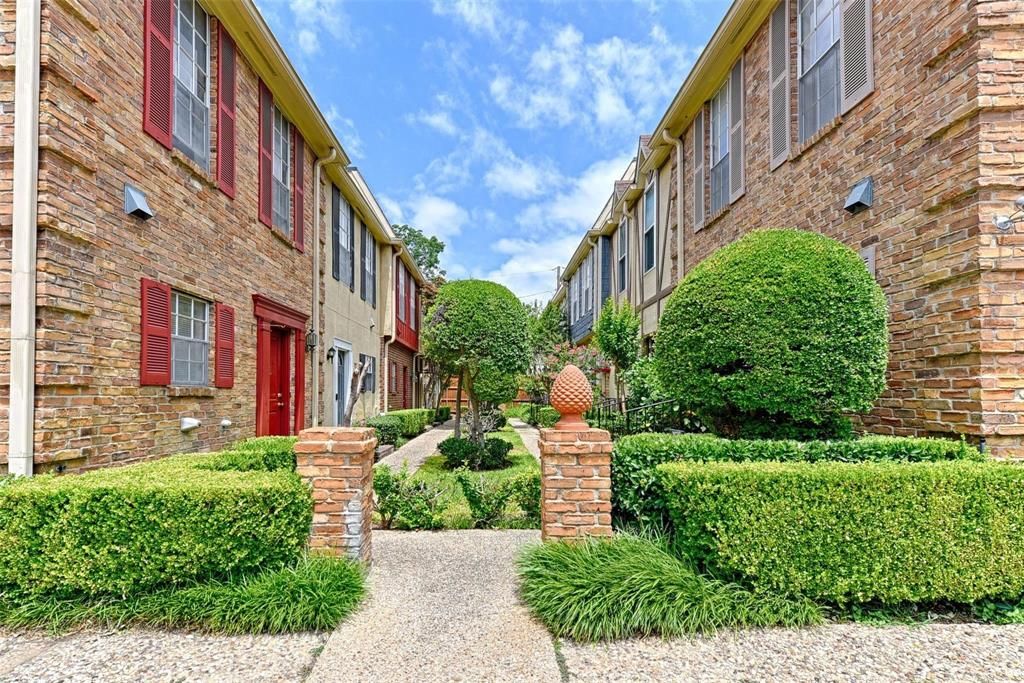 2727 Shelby Ave #W, Dallas, TX 75219