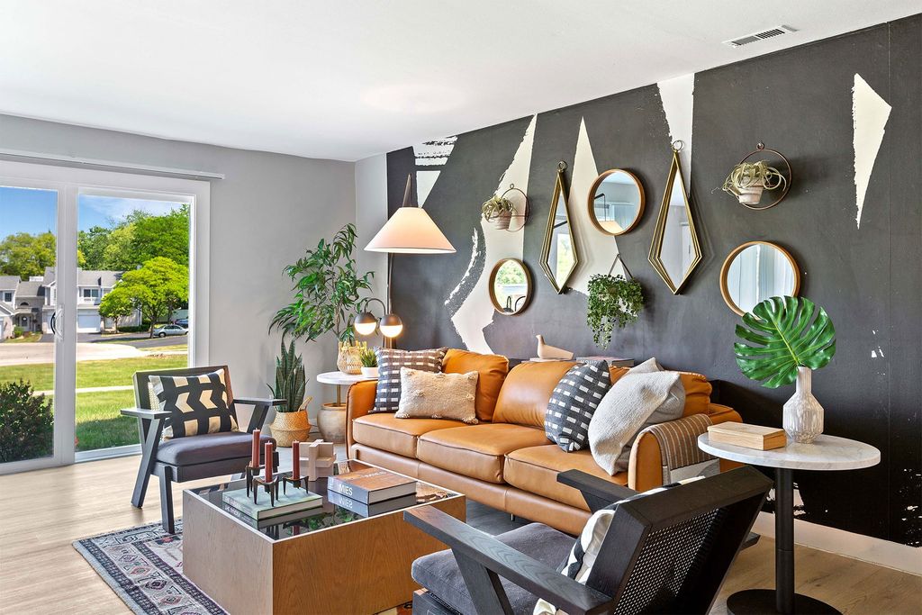 975 N Sterling Ave 11102, Palatine, IL 60067 See Est. Value