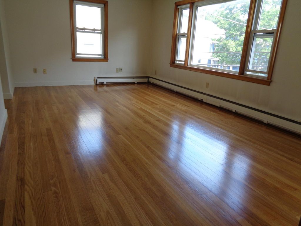 147 Sycamore St #2, Belmont, MA 02478