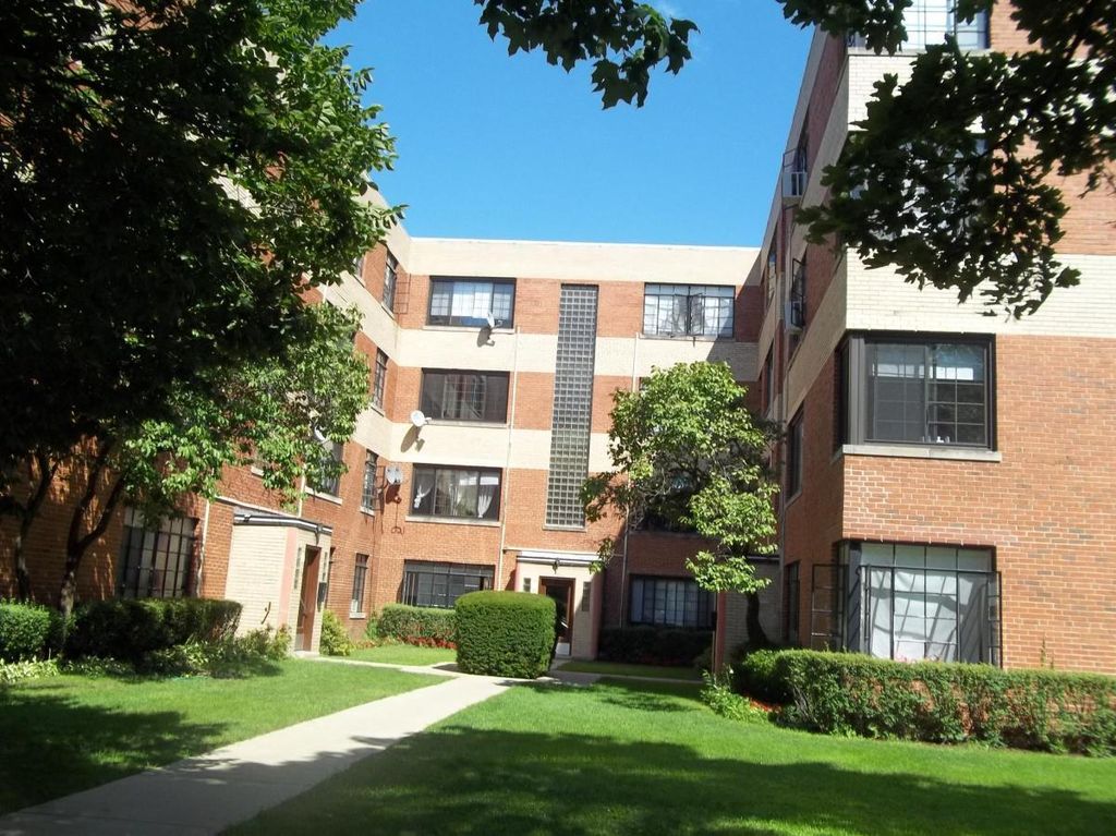 301 Custer Ave #2B, Evanston, IL 60202