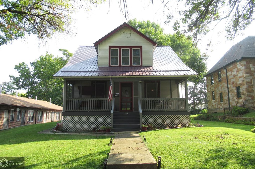 219 Morgan St, Keokuk, IA 52632