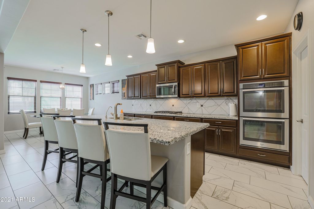 937 W Yellowstone Way, Chandler, AZ 85248