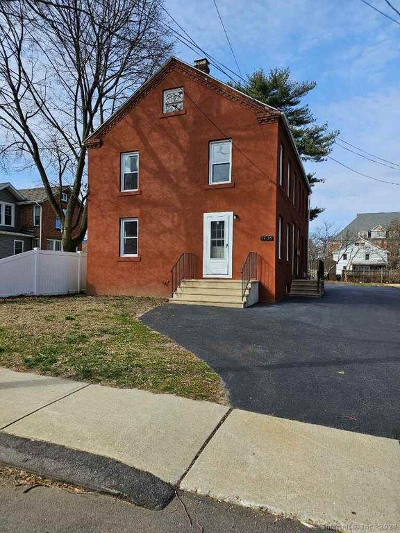 9799 Oak St, Windsor Locks, CT 06096 Trulia