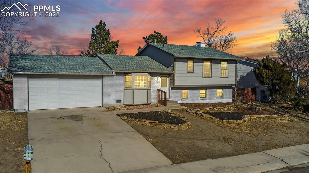 2130 Saddle Pl, Colorado Springs, CO 80918