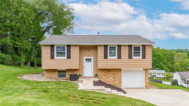 319 Chelsea Dr, Greensburg, PA 15601