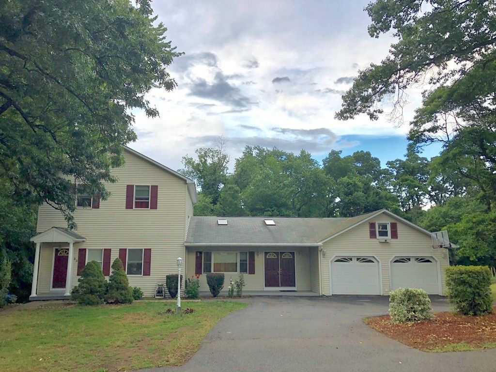 29 Line St, Feeding Hills, MA 4 Bed, 1 Bath SingleFamily Home 37