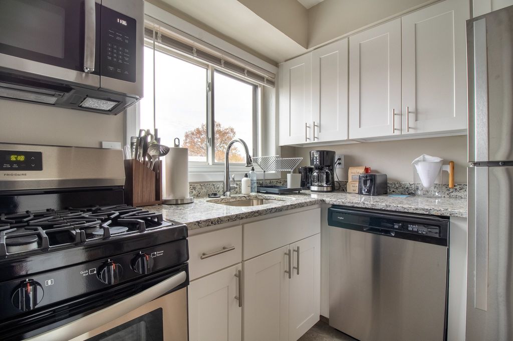 415 E Bellefonte Ave, Alexandria, VA 22301