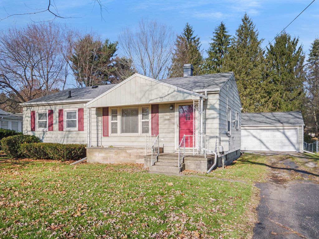 406 Colfax St, Jackson, MI 49203
