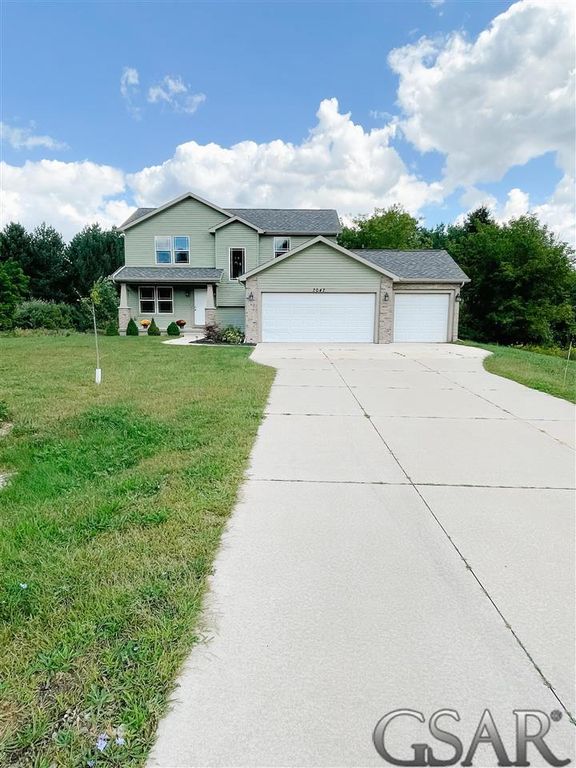 7047 Bennington Greens Dr, Owosso, MI 48867