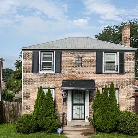 9152 S La Salle St, Chicago, IL 60620