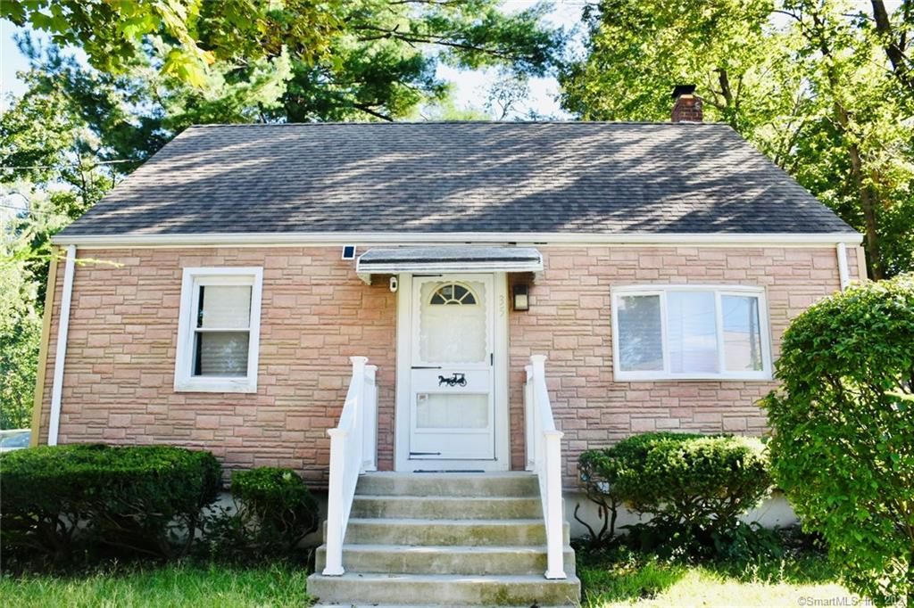 35 Woodstock St, Hartford, CT 06112