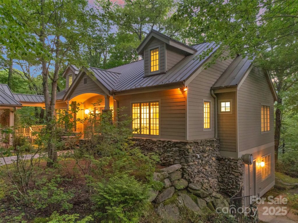 1957 Cold Mountain Rd, Lake Toxaway, NC 28747