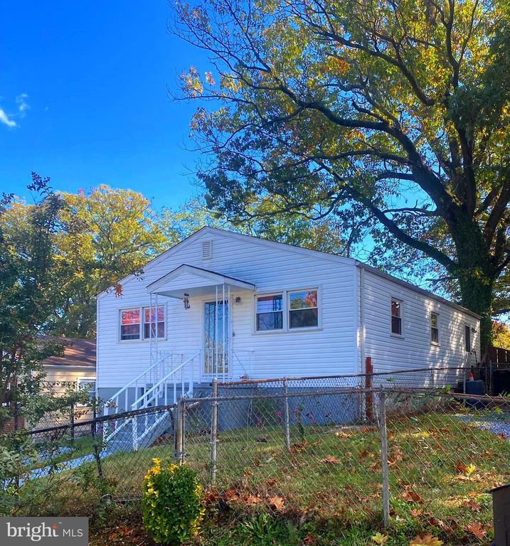 936 Clovis Ave, Capitol Heights, MD 20743