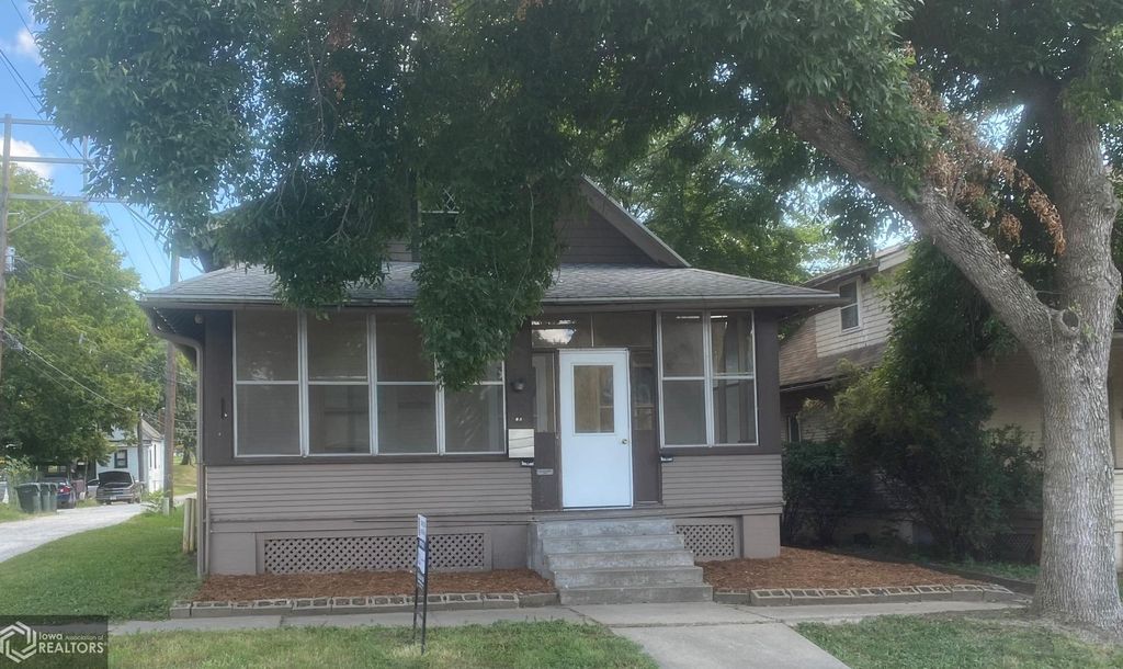 211 N 7th St, Keokuk, IA 52632
