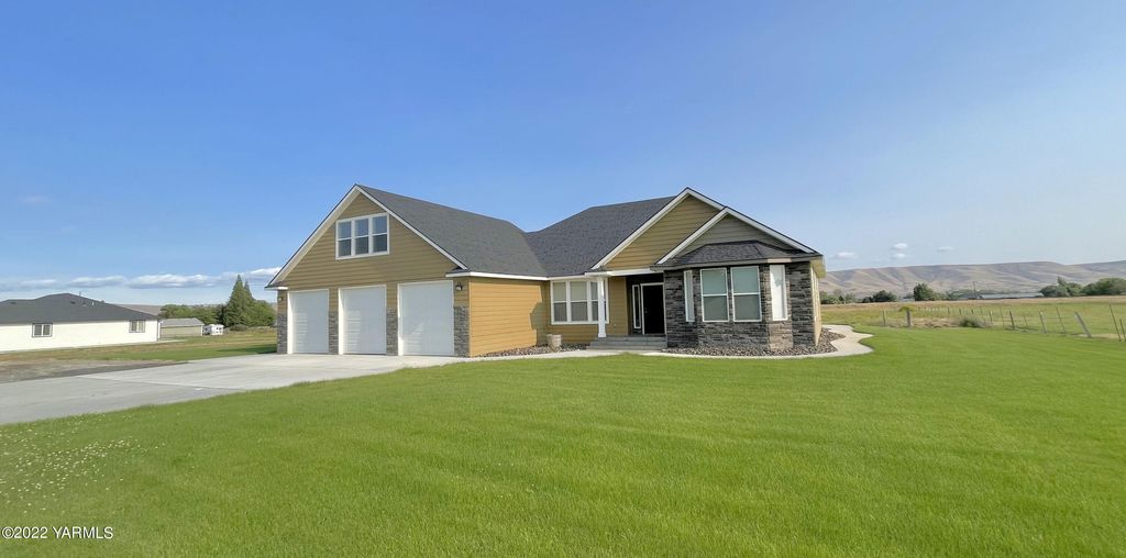 11625 N Missimer Rd, Prosser, WA 99350