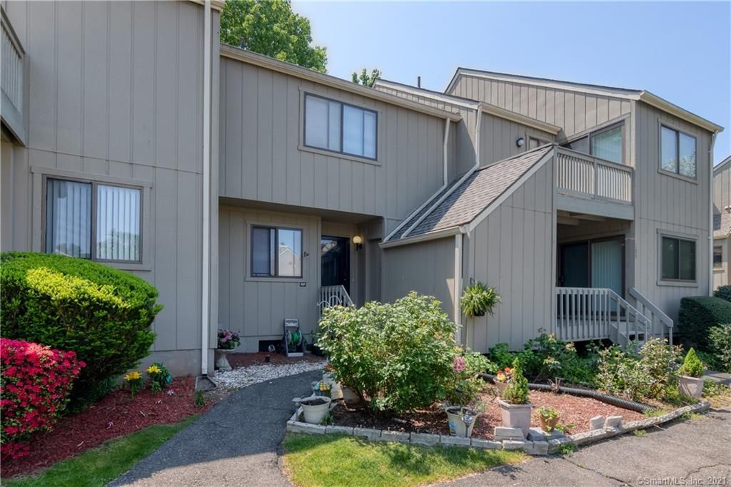 107 Watch Hill Rd #107, Branford, CT 06405