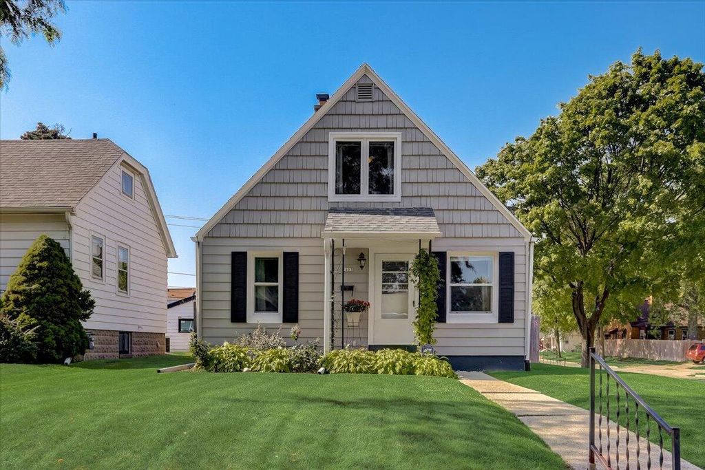 2403 S 66th St, West Allis, WI 53219