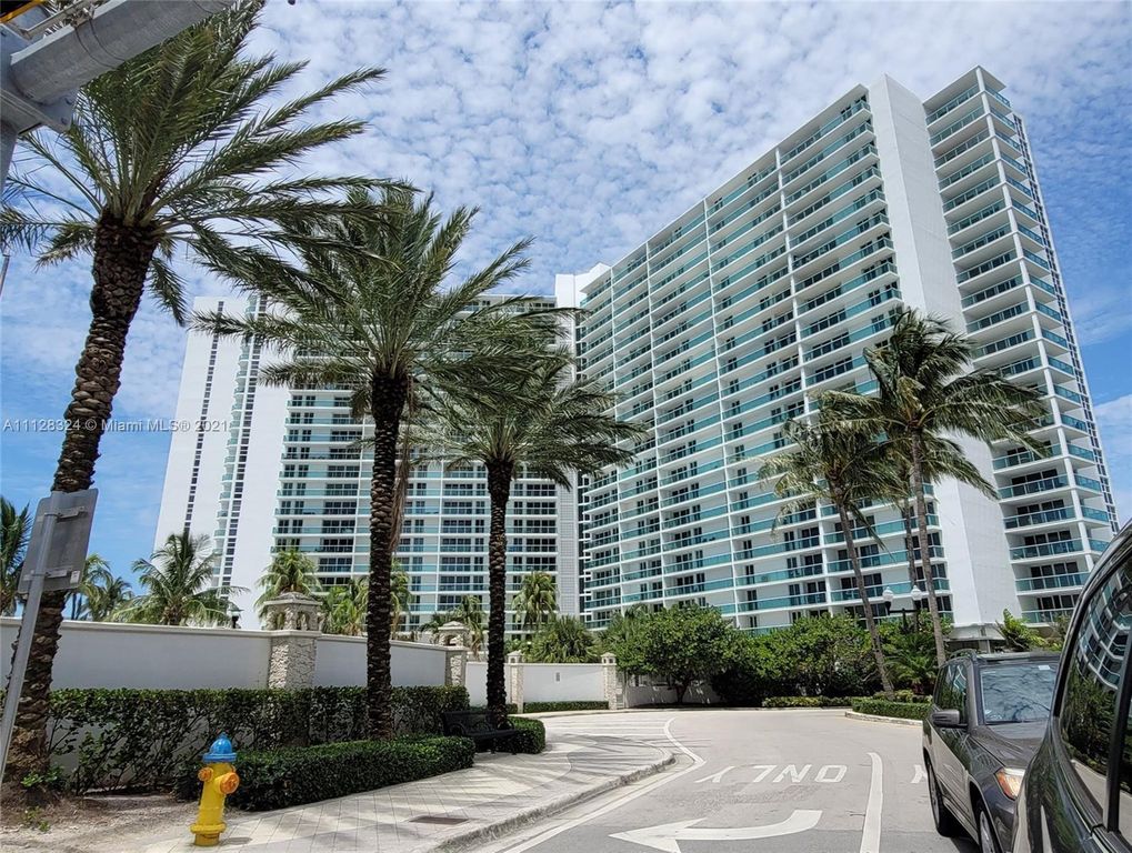 100 Bayview Dr #226, North Miami Beach, FL 33160