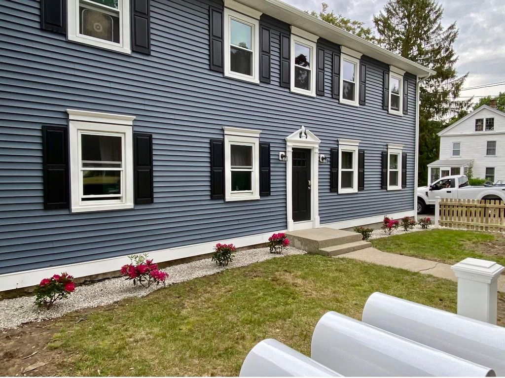 21 Otis St #D, Dayville, CT 06241