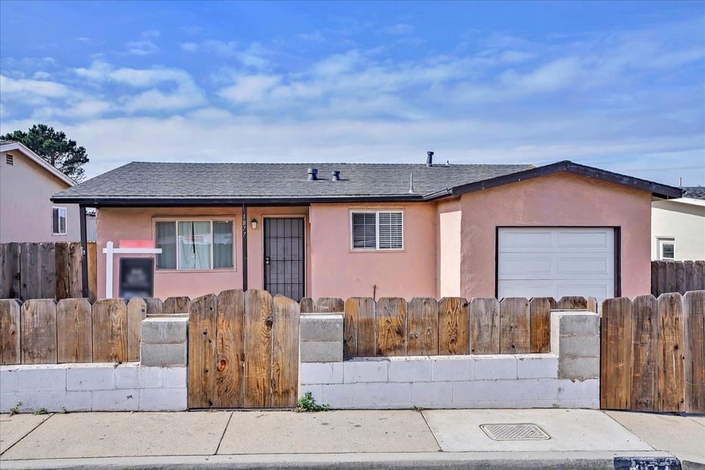 1877 Soto St, Seaside, CA 93955