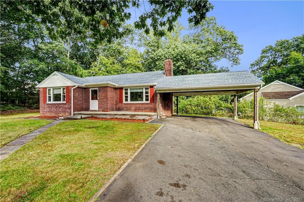 21 N Forest Cir, West Haven, CT 06516