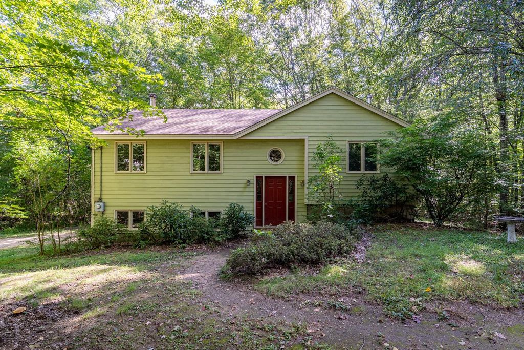 76 Chesley Dr, Barrington, NH 03825