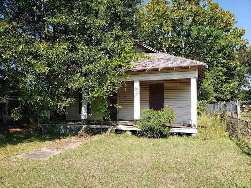 2210 W 18th St, Texarkana, TX 75501