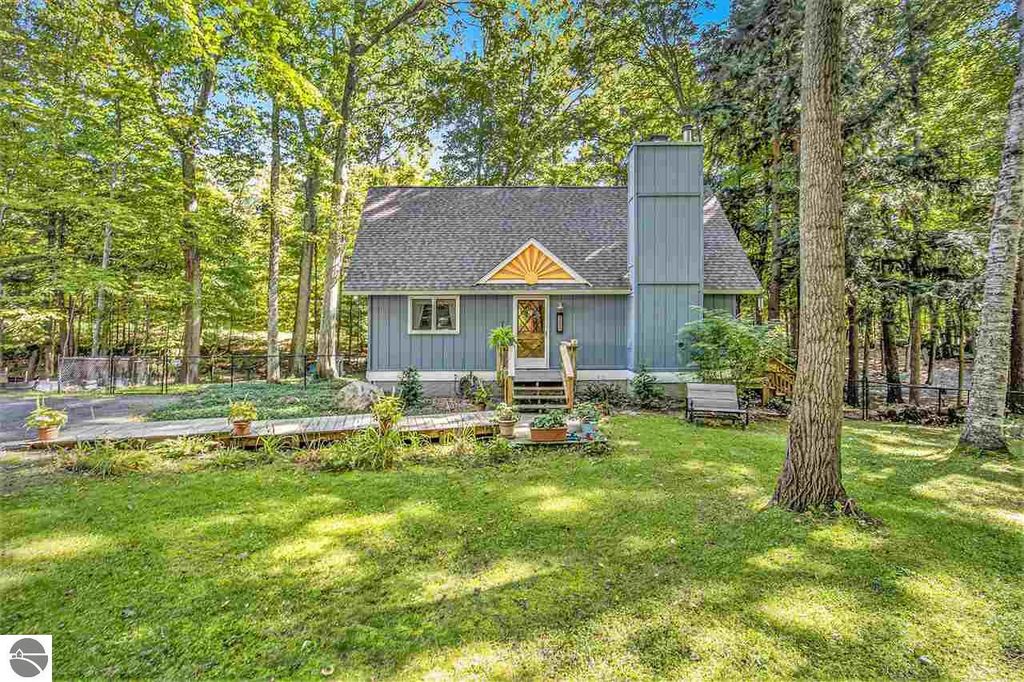 7560 Peaceful Valley Rd, Williamsburg, MI 49690
