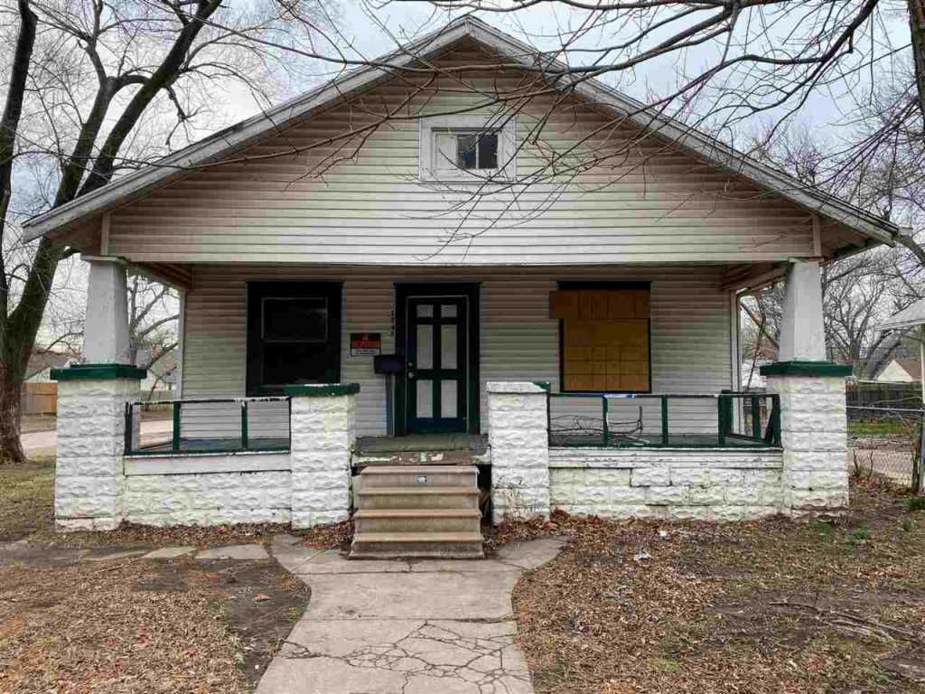 1747 S Santa Fe Ave, Wichita, KS 67211