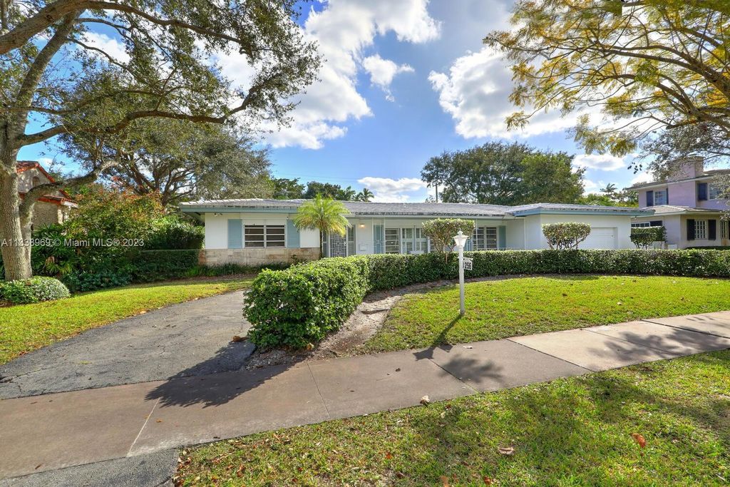 1256 S  Greenway Dr, Coral Gables, FL 33134