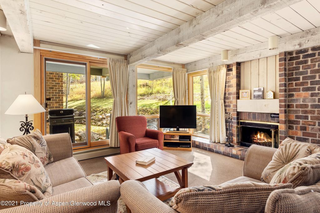 855 Carriage Way Clos #206, Snowmass Village, CO 81615