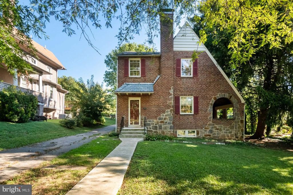 421 N Chapel Gate Ln, Baltimore, MD 21229