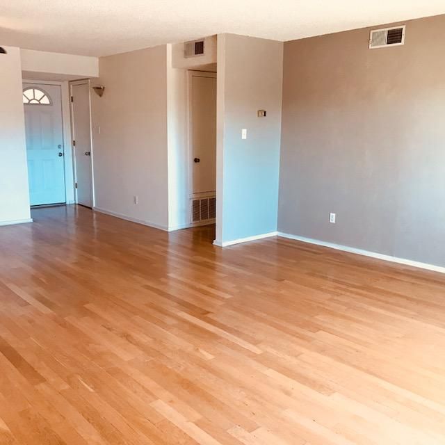 1823 Dartmouth Dr NE #201, Albuquerque, NM 87106